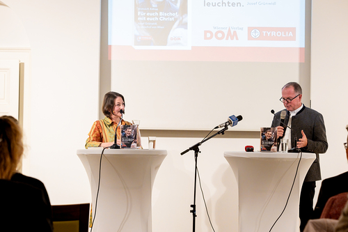Buchpräsentation Für euch Bischof, mit euch Christ / Erzdiözese Wien/ Schönlaub, Stephan Schönlaub Buchpräsentation Für euch Bischof, mit euch Christ