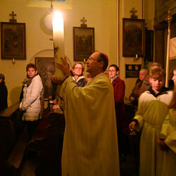Osternachtsfeier mit Weihbischof Turnovszky